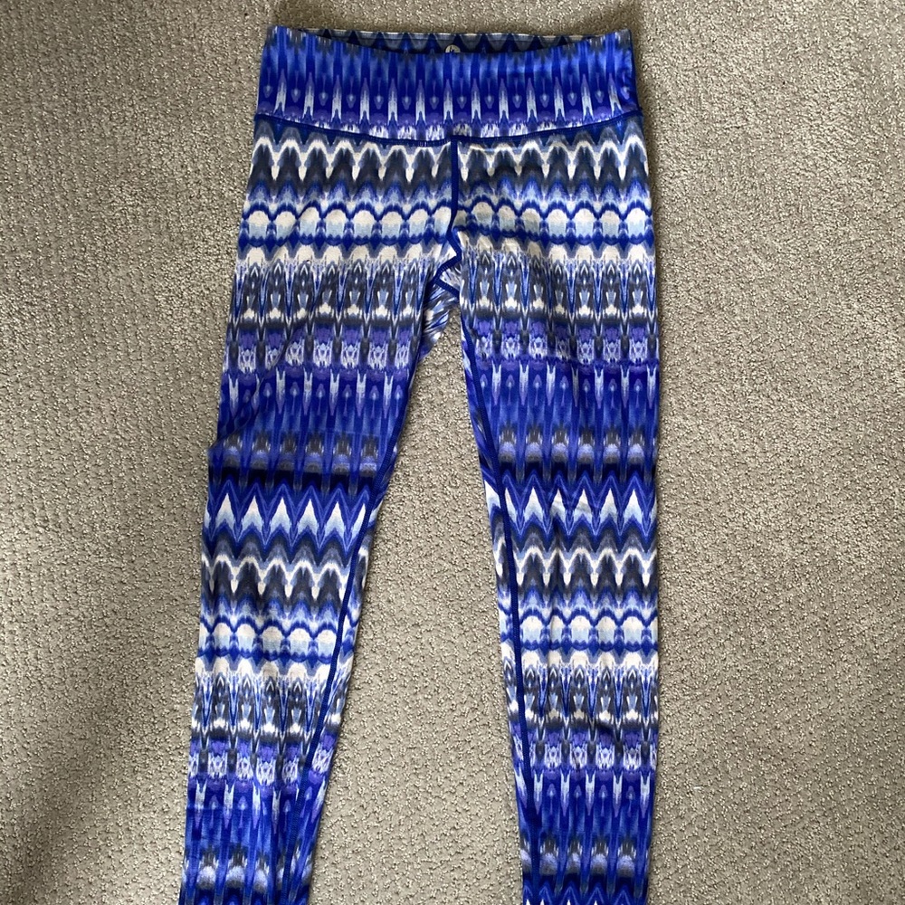patterned blue leggings